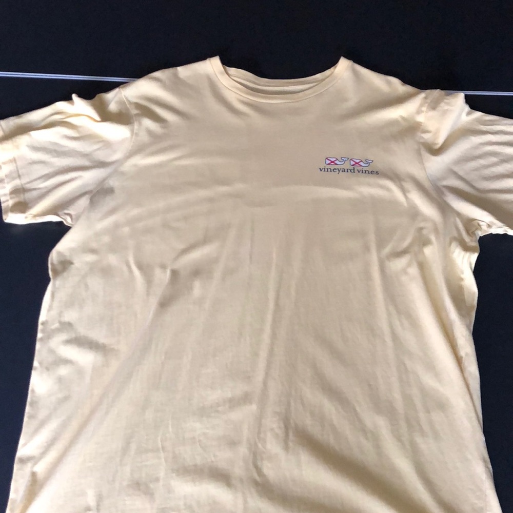 Vineyard Vines T-shirt